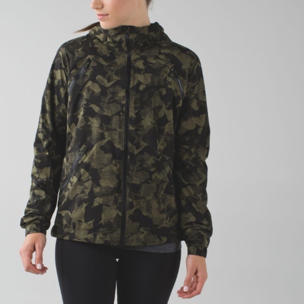 Lululemon 4 Rise & Shine Jacket in Jumbo Mystic Jungle Fatigue Green